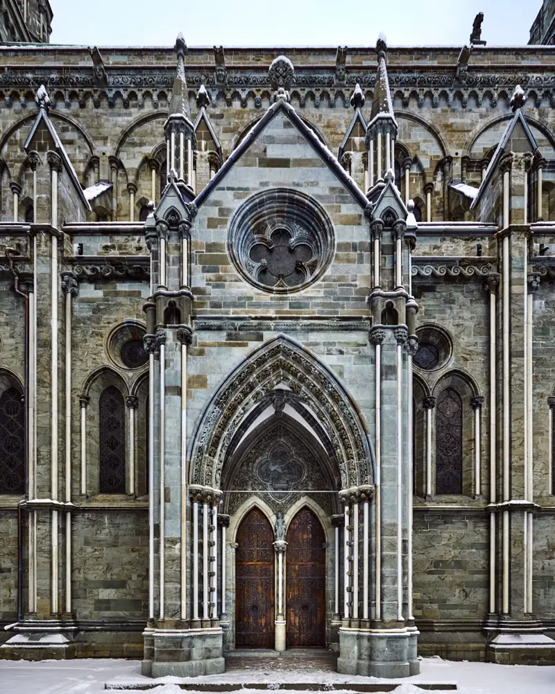 Kongeinngang Nidarosdomen. Foto.