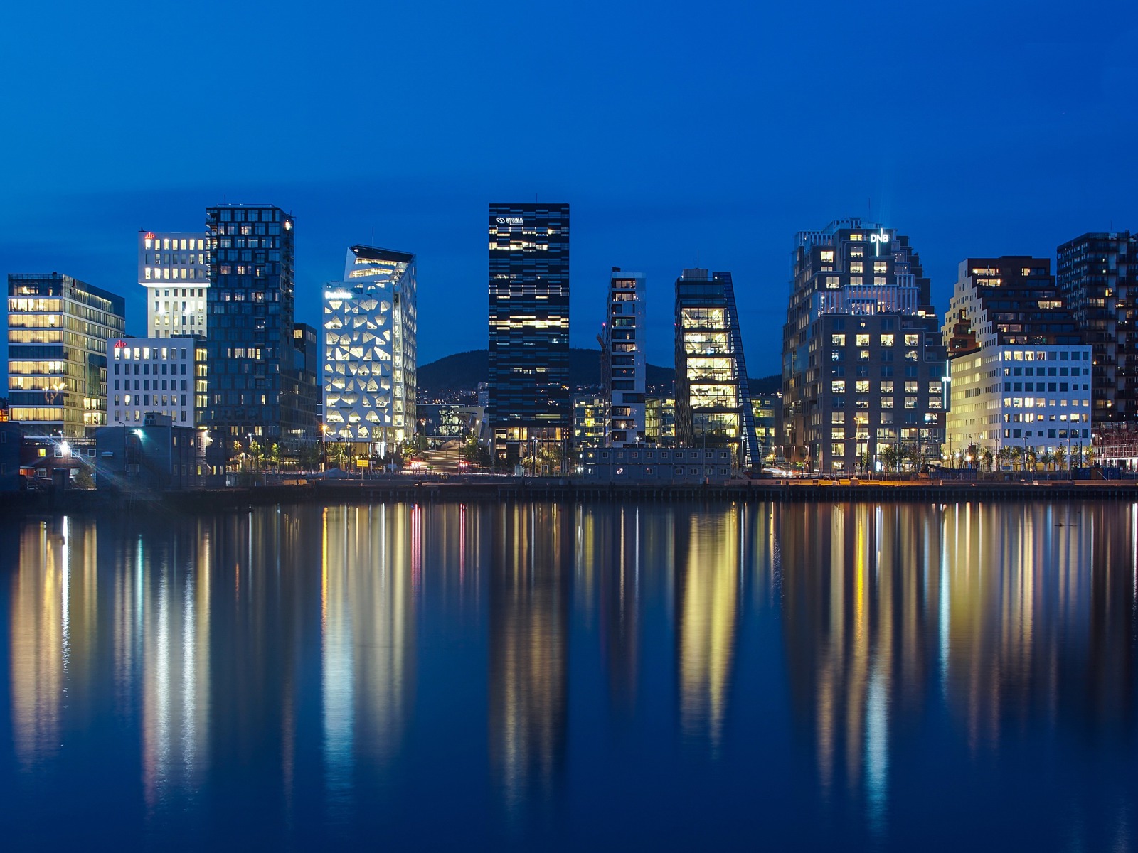 Foto av Barcode skyline.