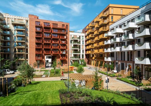 Foto av en bakgården i Clemenskvartalet.