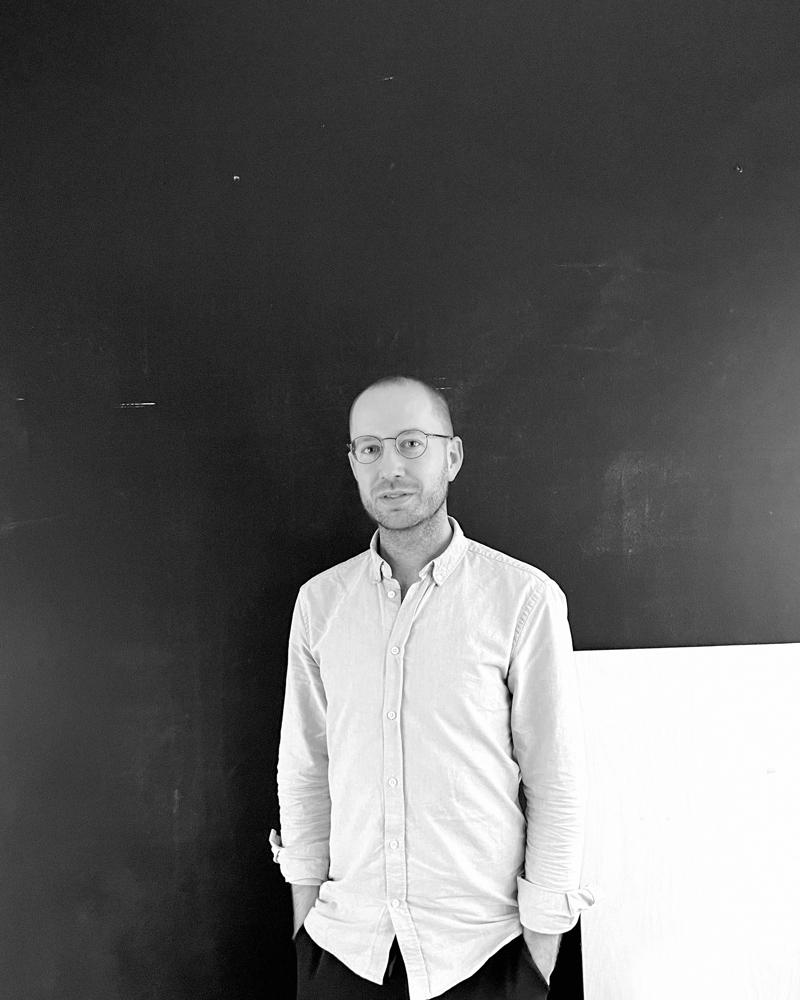 Portrett foto i svart hvitt av Espen Heggertveit