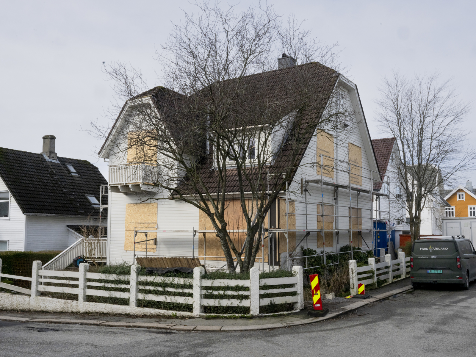 Foto av villa som pusset opp.