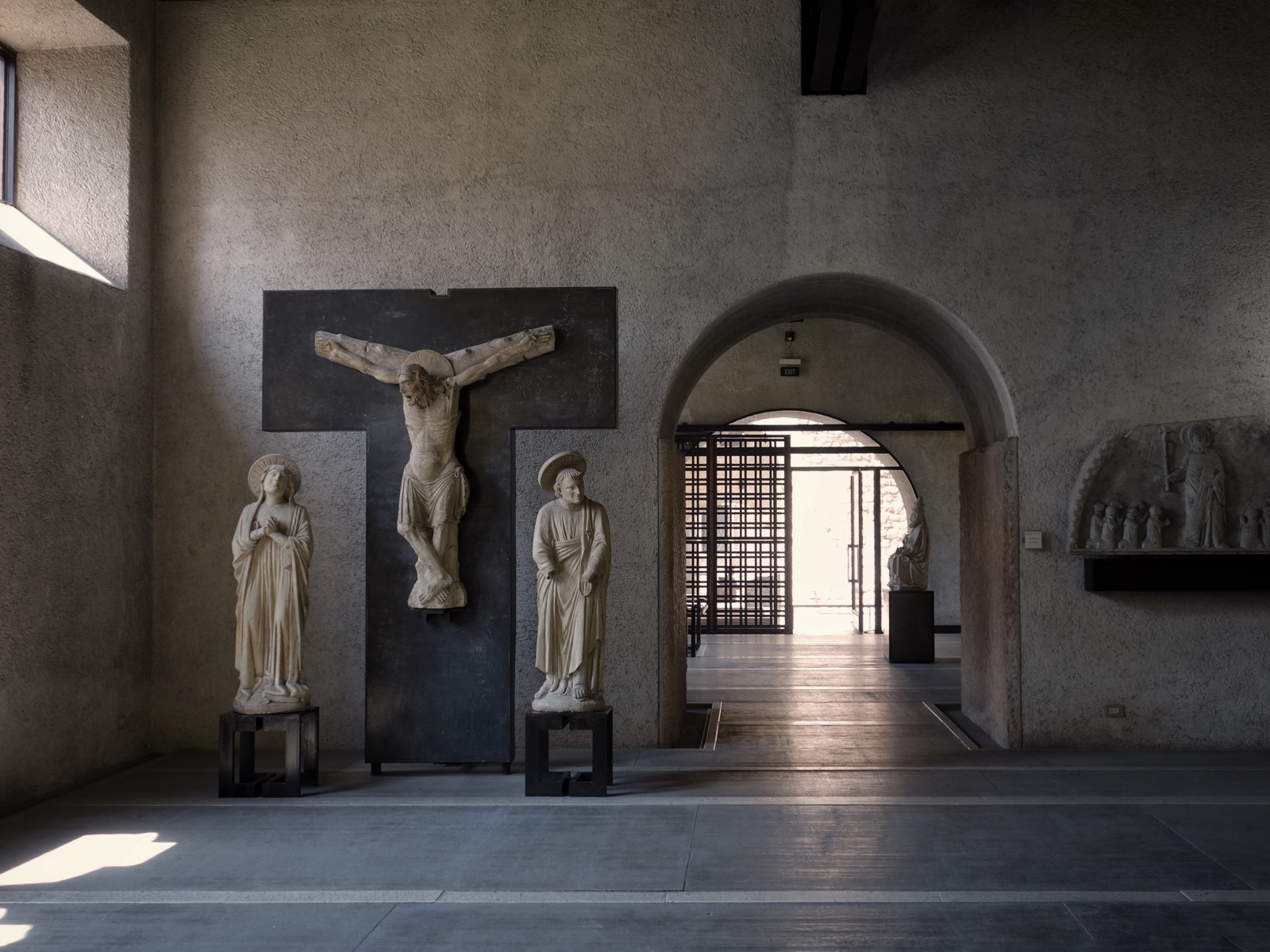 Interiør i Castelvecchio-museet i Verona, ombygd av Carlo Scarpa. Foto.