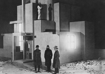 Stillbilde fra stumfilmen L'inhumaine (1924), regissert av Marcel L'Herbier.