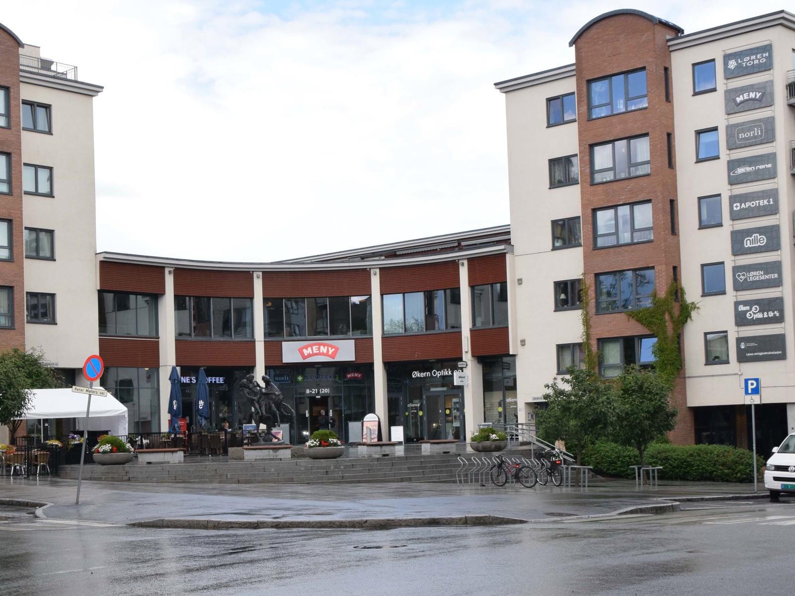 Foto av Løren Torg