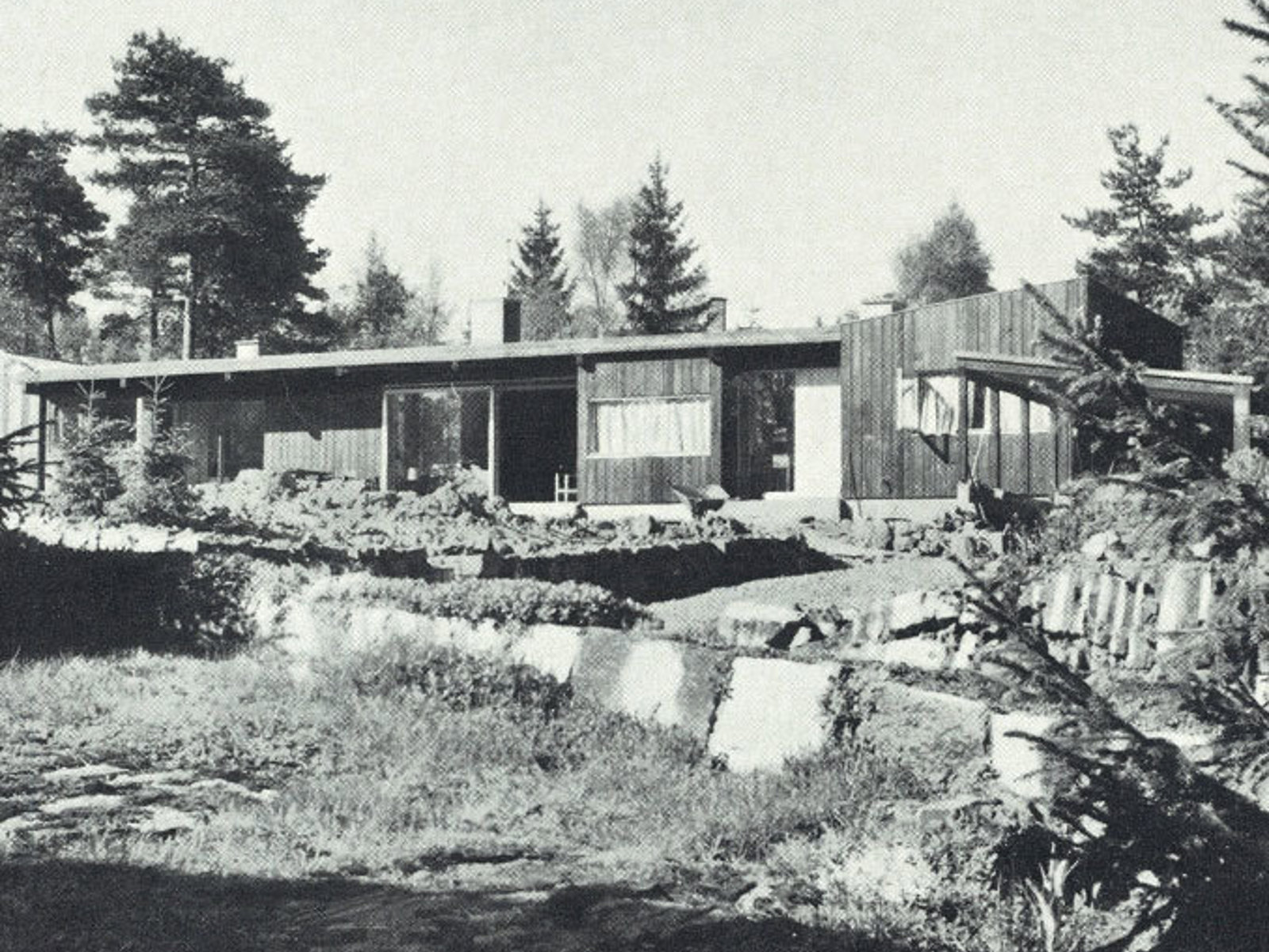 Huset sett fra hagen