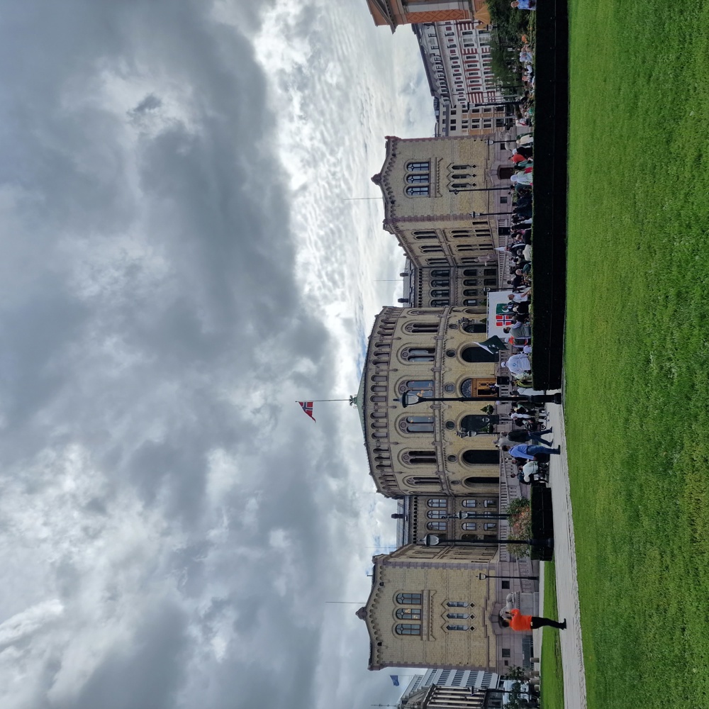Foto av Stortinget