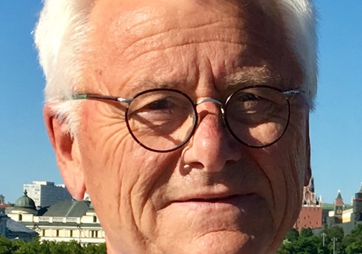 Arkitekt Ketil Moe har gitt ut flere bøker om den norske boligen, og mener en normendring i praksis betyr at boligkjøperne får mindre for pengene.