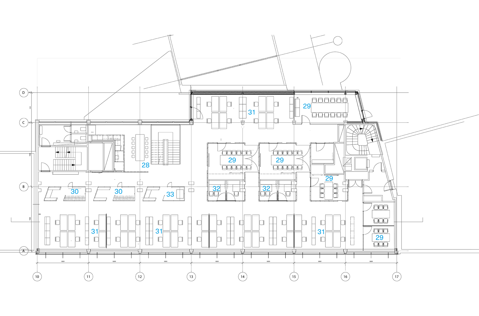Plantegning av en typisk etasje på bygg med kontorer og matfagelig senter. Arkitekt tegning.