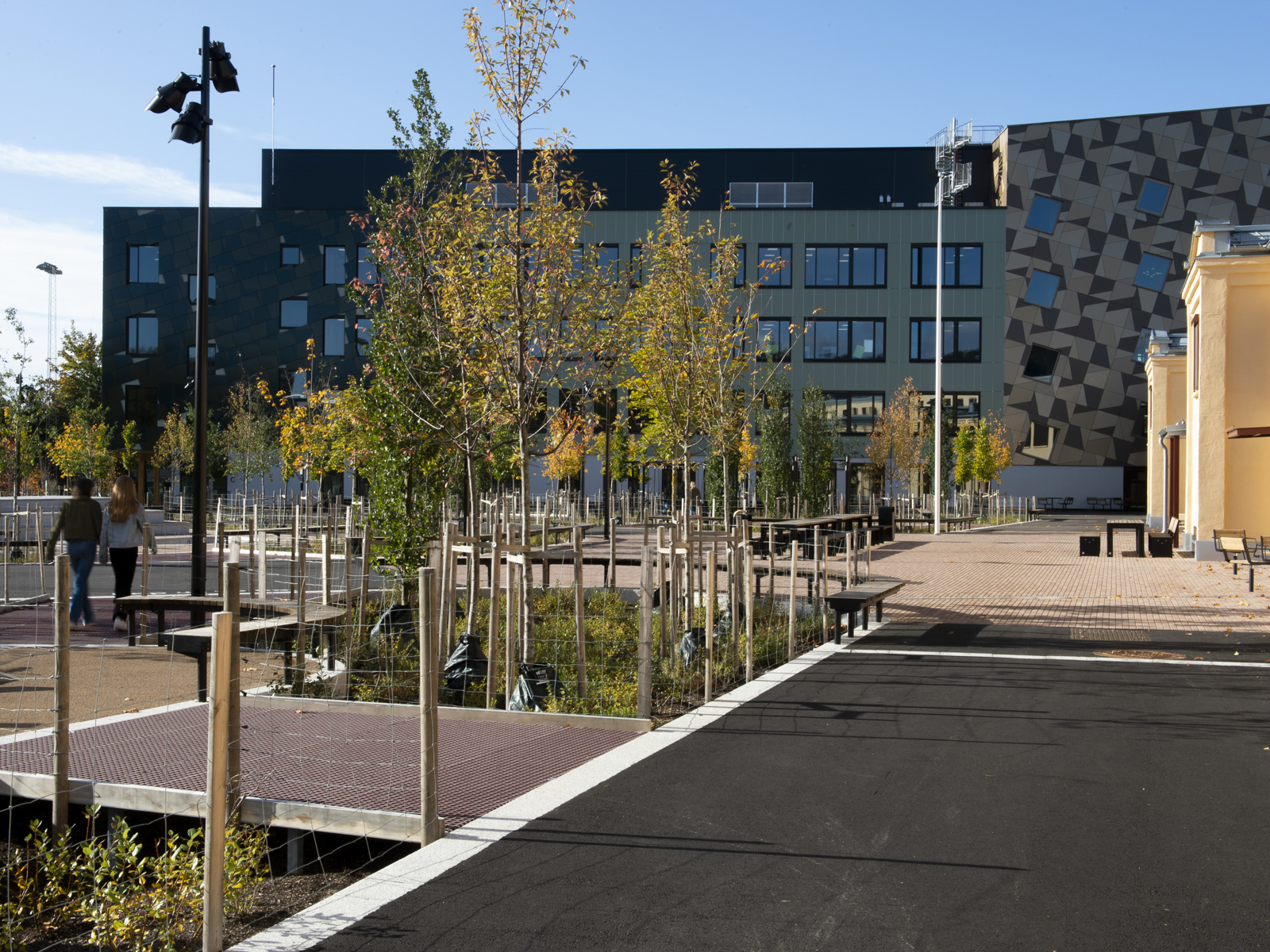 Eksteriør foto av skolegård.