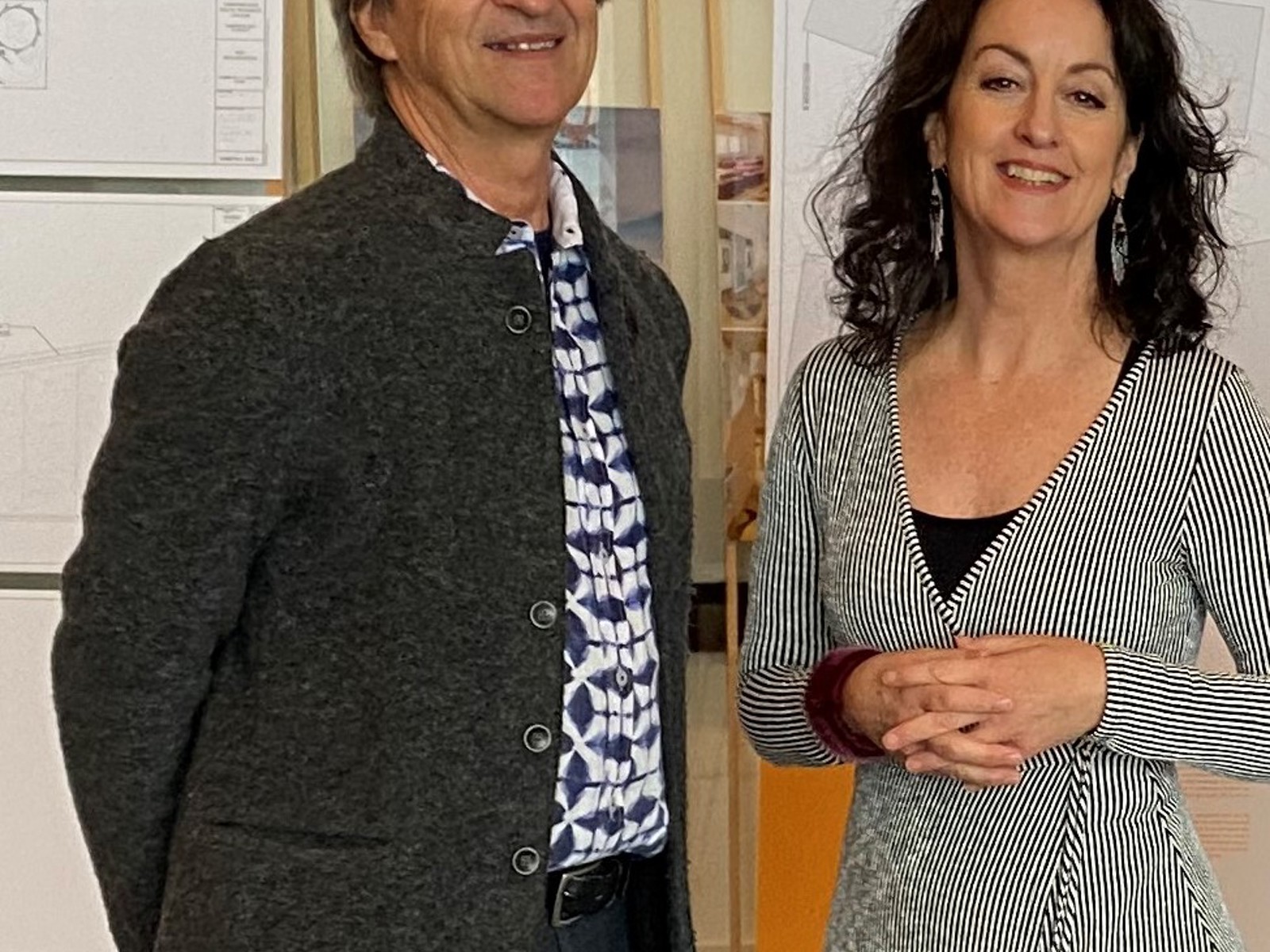 Alain Fournier, arkitekt og partner i EVOQ Architects, og kurator Isabelle Laurier samme sted besøker Tromsø i forbindelse med utstillingen «Inuit Qaujimajatuqangit, Art, Architecture and traditional knowledge» på Polaria.