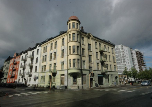 Bilde av jugendbygningen i Elgeseter gate i Trondheim kommune som brant i helgen.
