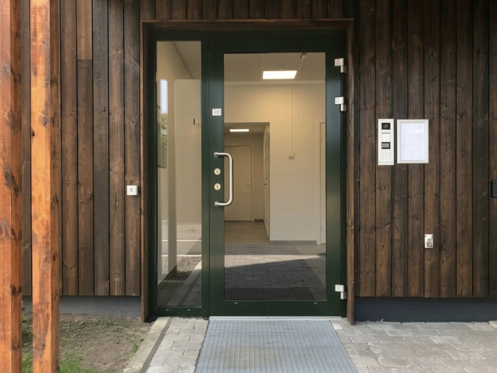 Inngangsparti med ringerklokke