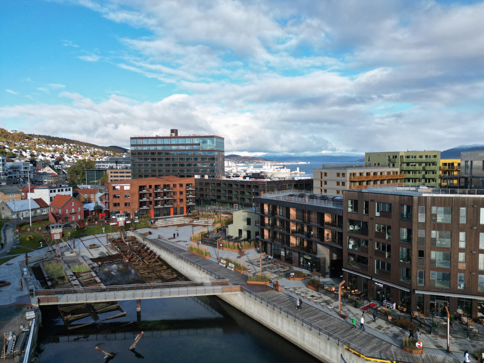 Drone foto som viser kai situasjon i vervet i Tromsø.