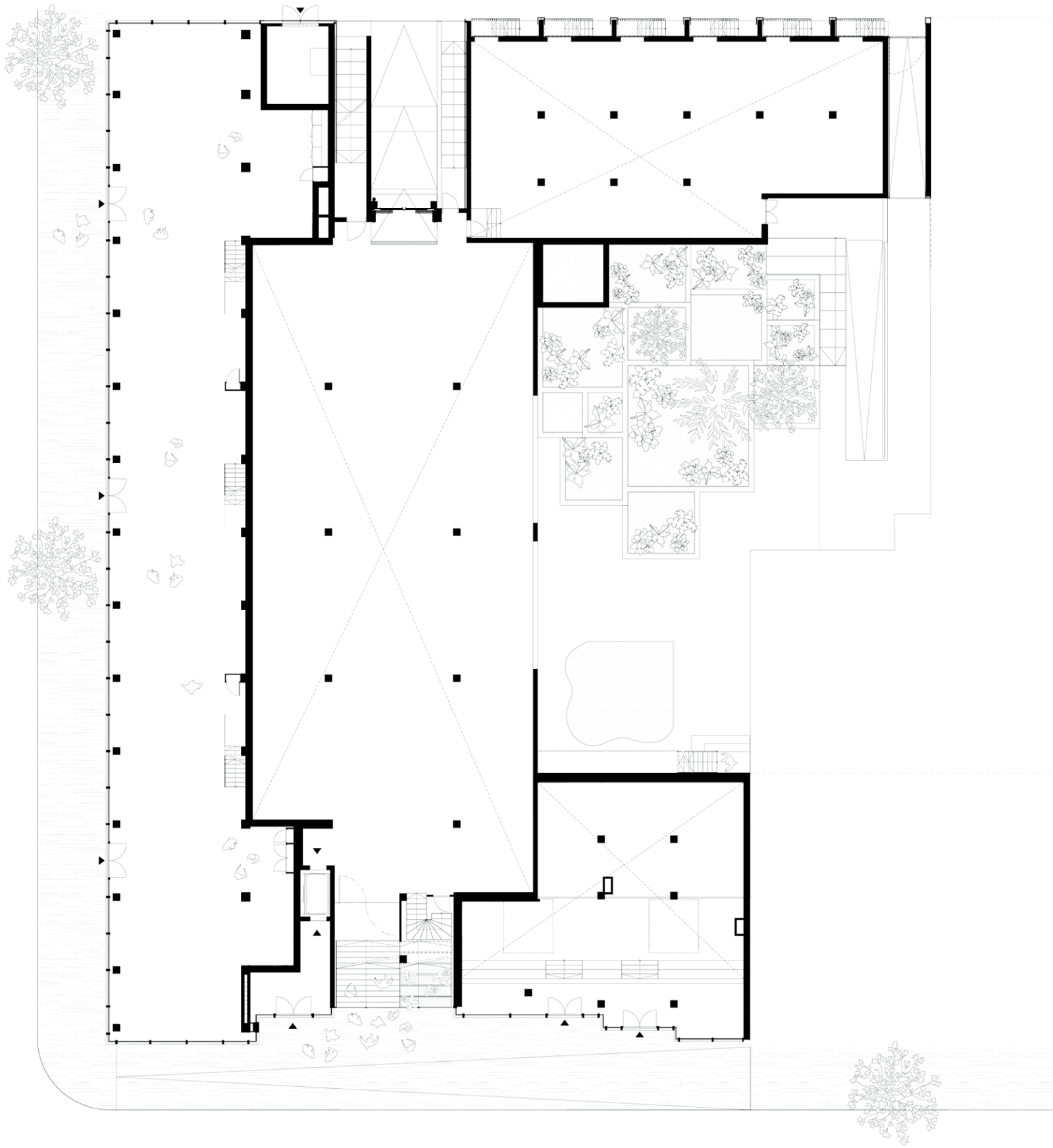 Plan av første etasje på boligblokk. Arkitekt tegning.
