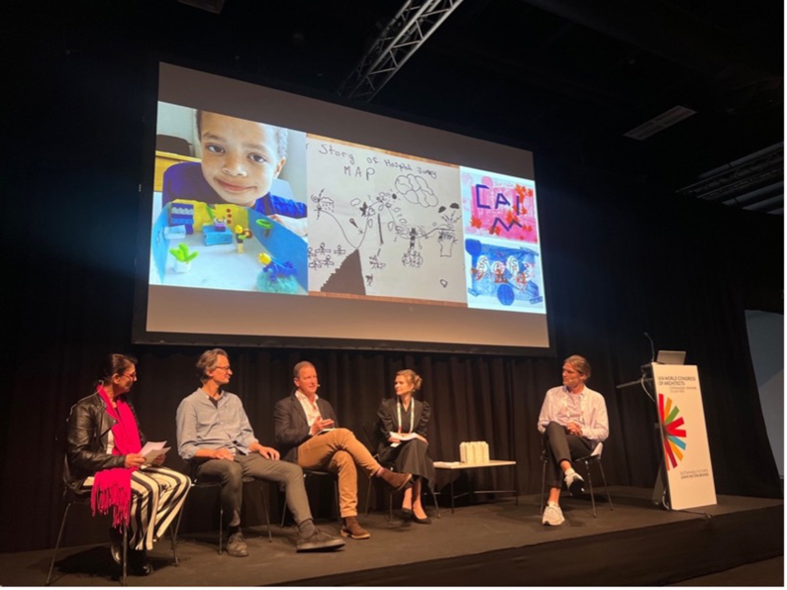 Healing From A Childrens Perspective debatt. Foto.