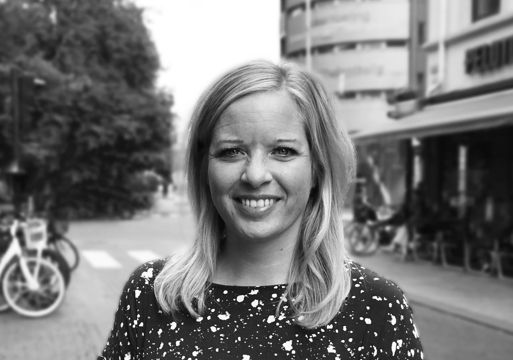 Portrett av Louise Fiil Hansen, svart hvitt. Foto.
